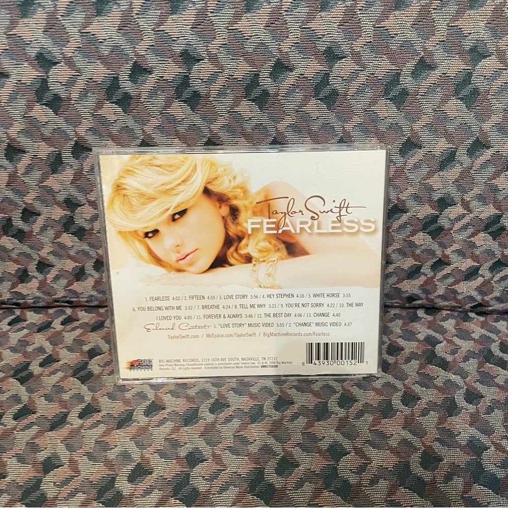 TAYLOR SWIFT FEARLESS - Picture 2 of 2